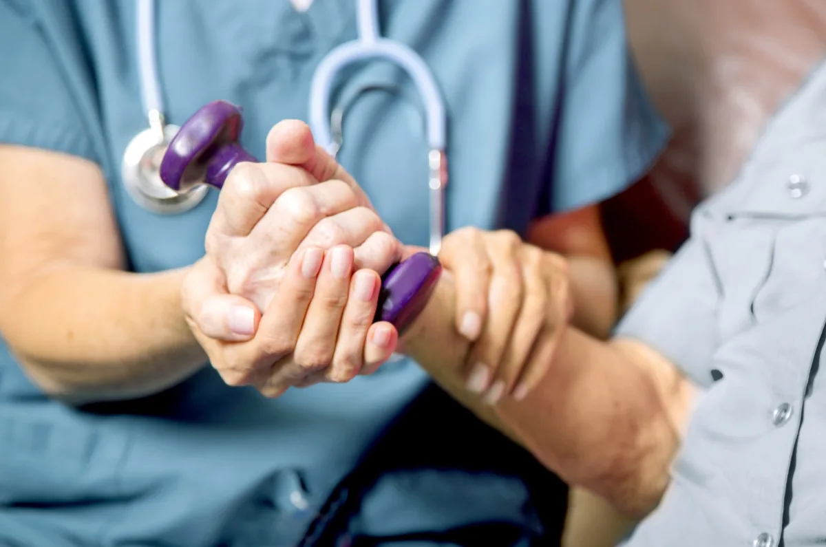 Rehabilitación · Dolor en brazos y piernas causado por el síndrome doloroso regional complejo.